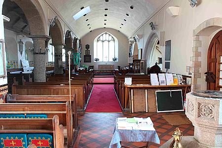 Pelynt - The Nave